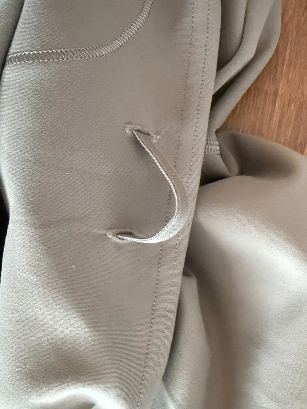 Lululemon Wunder Trainer High-Rise Tight 28” - Size 4 - Square Size dot